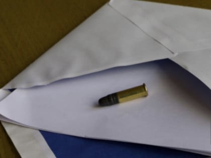 Министру просвјете послато пријетеће писмо са метком