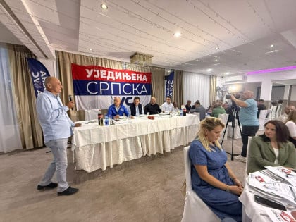 Najveća tribina Ujedinjene Srpske u Čelincu: Stevandić poručio da je stranka izašla iz okvira članstva