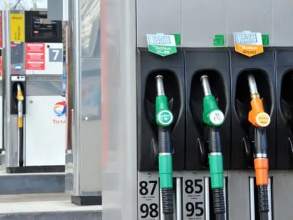 Дизел у Француској кошта рекордних 2,39 евра по литру