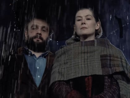 Породична драма у трилер руху: Бенедикт Камбербач и Розамунд Пајк у новом филму Гаја Ричија(Видео)