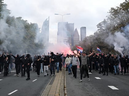 Haos u Hagu zbog protesta desničara, policija morala da interveniše