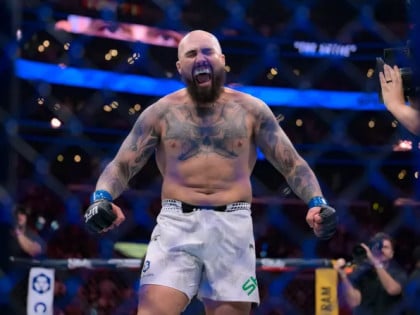 Najveći šok u novijoj istoriji UFC, "Velika nada" popila nokaut na početku