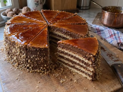 Izdašna torta za svaku priliku: Puna fila, sočna kora i bogat ukus u svakom zalogaju