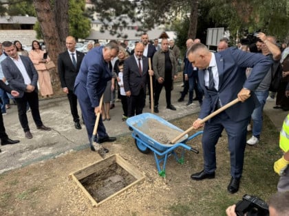 Минић: Стратегија владе је да свако дијете има мјесто у вртићу