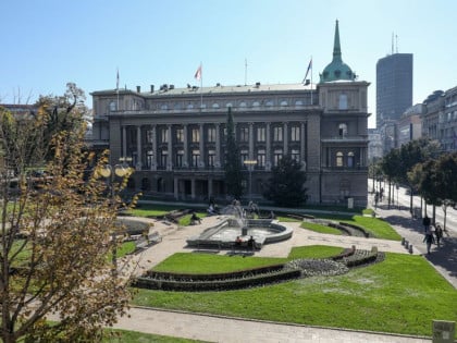 Србија опозвала амбасадоре у шест земаља