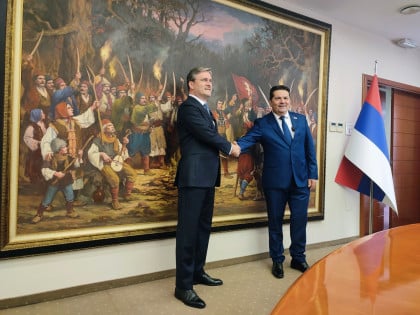 Selaković poklonio Narodnoj skupštini monumentalnu sliku