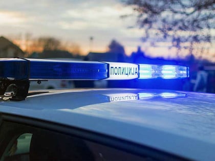 Užas u Pančevu: Otac kćerki dao pištolj da ga upuca
