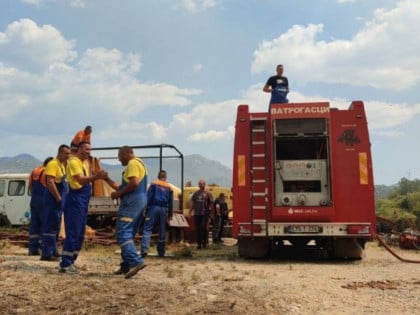 Trebinje: Jedno vatrogasno vozilo se zapalilo, drugo bez motora