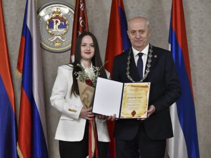 Marija Mišković, student generacije Medicinskog fakulteta u Foči: Desetke je već odvele u operacionu salu