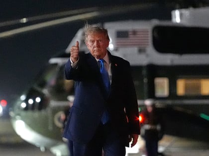 Трамп поново пријети да ће "дићи у ваздух" иранску планину Пикекс