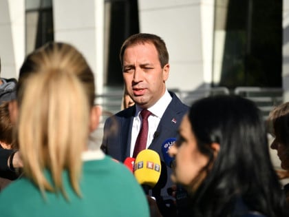 Селак: Документа за привреду и грађане у року од 24 часа