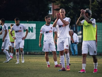Derbi Prve lige u Loparama bio za sladokusce