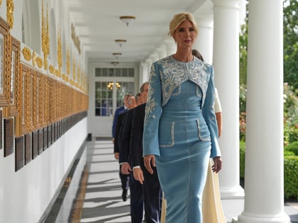 Иванка Трамп у хаљини кинеске дизајнерке дочекала Си Ђинпинга