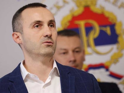 Лолић: Хитно повећати број кабина за гласање у Бањалуци