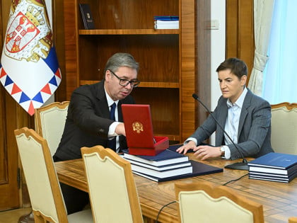 Брнабићева в.д. предсједника Србије, Вучић предао дужност