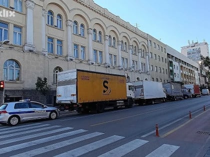 Изборни материјал под полицијском пратњом стигао у Бањалуку
