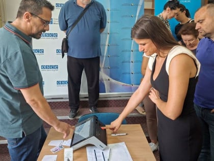 Novi sistem glasanja pred prvim velikim testom: Manjak materijala koči proces