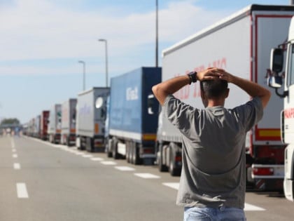 Домаћи прописи враћају возаче: Лиценца из Српске не важи на граници?