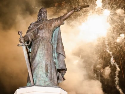 Откривен споменик кнезу Лазару (ВИДЕО)