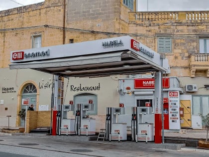 Tajna najjeftinijeg goriva u Evropi: Litar dizela 2,40 KM, a benzina 20 centi više