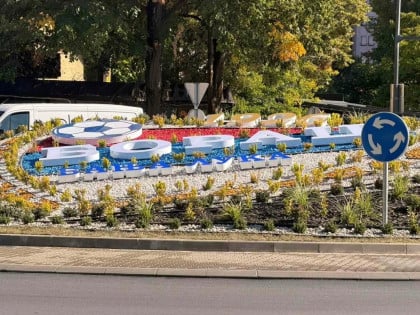 Kružni tok kod „Škorpiona“ u bojama Borca (VIDEO)
