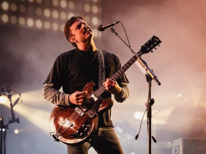 "Kings Of Leon" најавили десети албум новим синглом "My Whole World"(Видео)