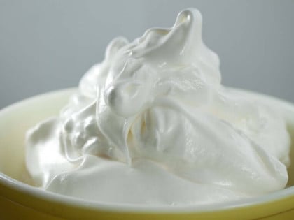 Šam od bjelanaca biće čvrst kao u poslastičarnici: Ovaj trik garantuje savršene kolače i torte