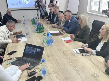 Минић обећао проширење саобраћајнице код фабрике у Бијељини