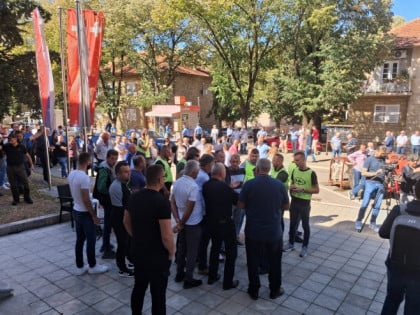 Билећани протестују против изградње соларне електране