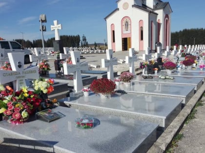 Završena rekonstrukcija 172 grobna mjesta na Novom Zejtinliku