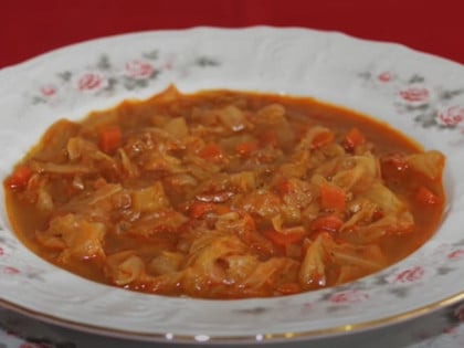 Слатки купус на старински начин: Укус који враћа у бакину кухињу