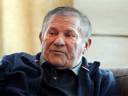 Miloš Bojanić se vratio u rodno selo: Mlađi ga hvale, ali ga vršnjaci ne vole!