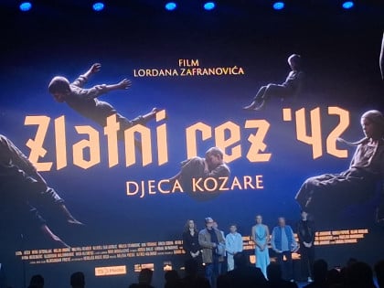 „Морала се рећи истина“: „Златни рез 42 – Дјеца Козаре“ премијерно приказан у Бањалуци