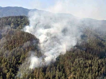 Požar na Čvrsnici i dalje aktivan, očekuje se pomoć helikoptera
