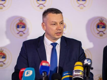 Ako Nešić ode na funkciju, njegov mandat u Parlamentu BiH preuzima supruga Maja
