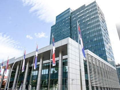 Власт још јача, опозиција пред новим потресима