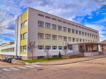 U Centru srednjih škola Trebinje dojava o bombi, u toku pregled zgrade