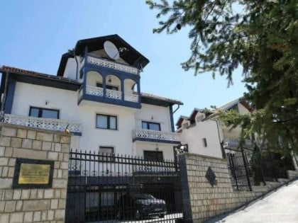 Руска амбасада: Радује нас побједа снага које желе јаче партнерство са Москвом