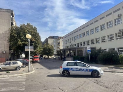 Лажна дојава узнемирила Требиње: Пријављено да су у школи бомба и килограм експлозива