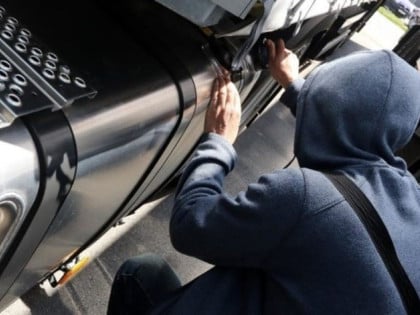 Iz vozila kompanije iz Teslića ukradeno 700 litara goriva