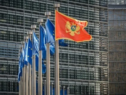 Хрватска условљава Црну Гору на путу ка ЕУ: Међу захтјевима и базен
