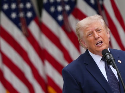 Трамп: Непријатељ свако ко користи појам вјештачка интелигенција
