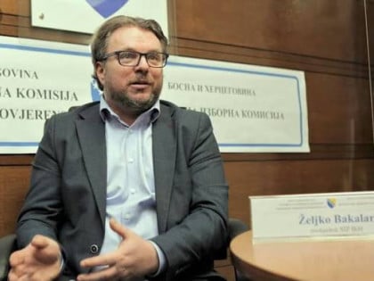 Бакалар: Изборни праг треба подићи на пет одсто