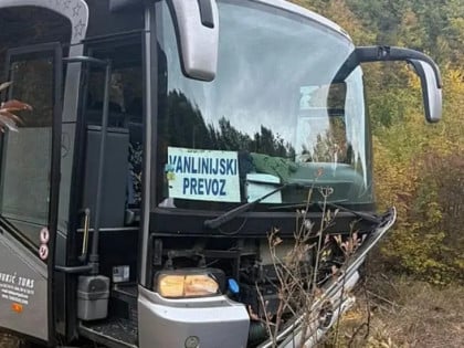 Аутобус са фудбалерима Фамоса слетио са пута, возач лакше повријеђен