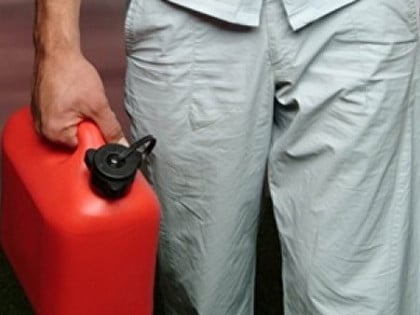 Српчанин обијао резервоаре возила и крао гориво