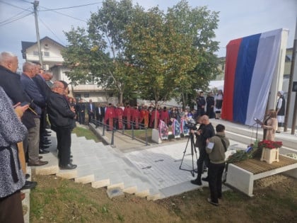Петрово обиљежава Дан општине и крсну славу: Освештано централно спомен-обиљежје