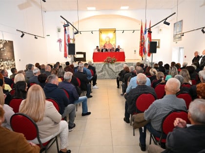 Predstavljena spomenica „Vječna straža srbačkih junaka“ o 147 stradalih boraca