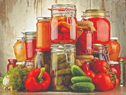 Pravite zimnicu? Ove greške mogu da pokvare ajvar, paprike i kisele krastavce