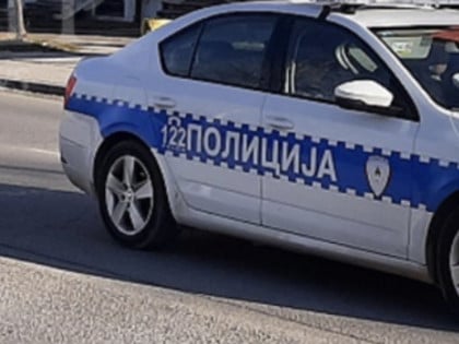 Из аутомобила украдена торбица са новцем