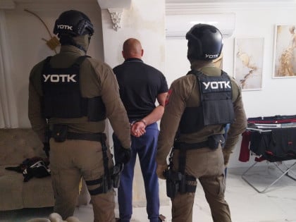 Četvoro uhapšenih u akciji "Vertigo": Migrante krijumčarili u kamionima s robom